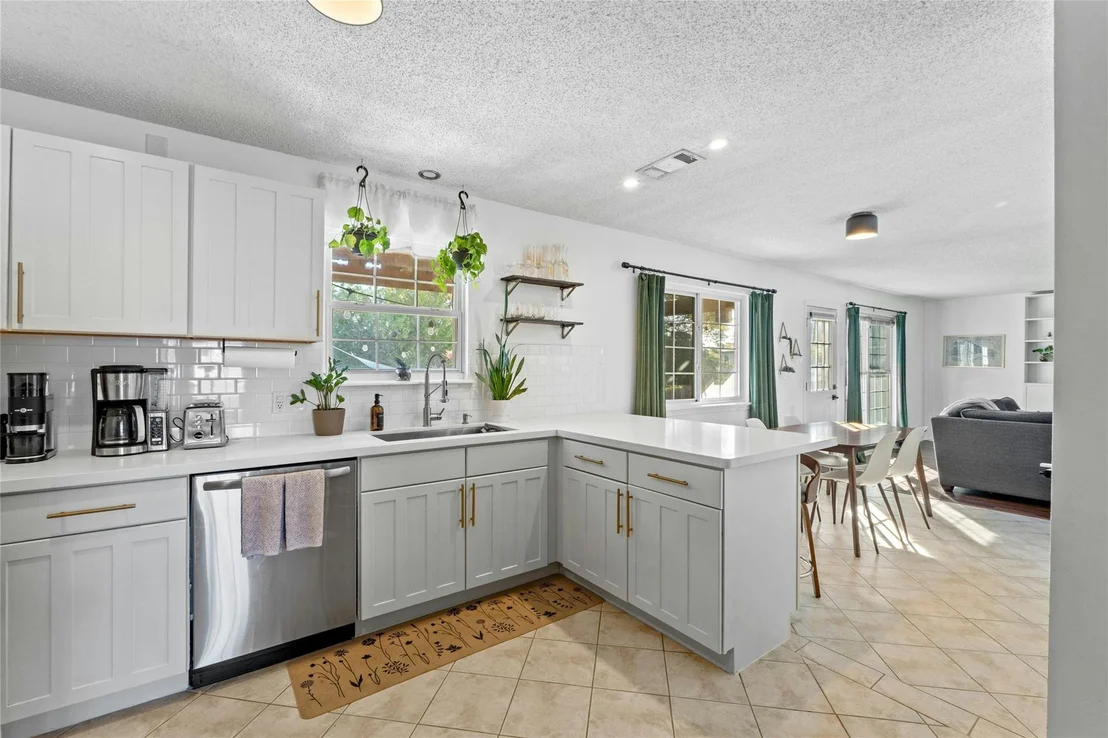 Photo of 1010 Huntridge DR