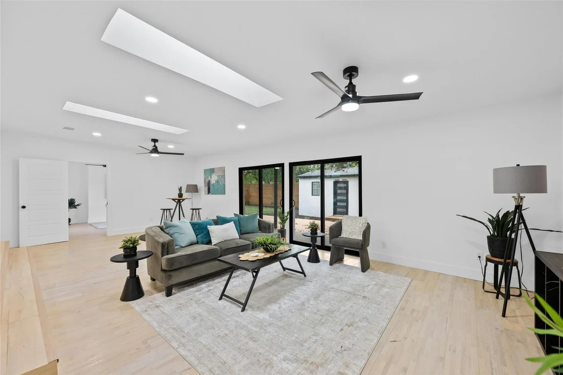 Photo of 1305 Ridgehaven DR