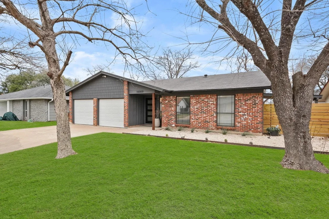 Photo of 10009 Floyd DR