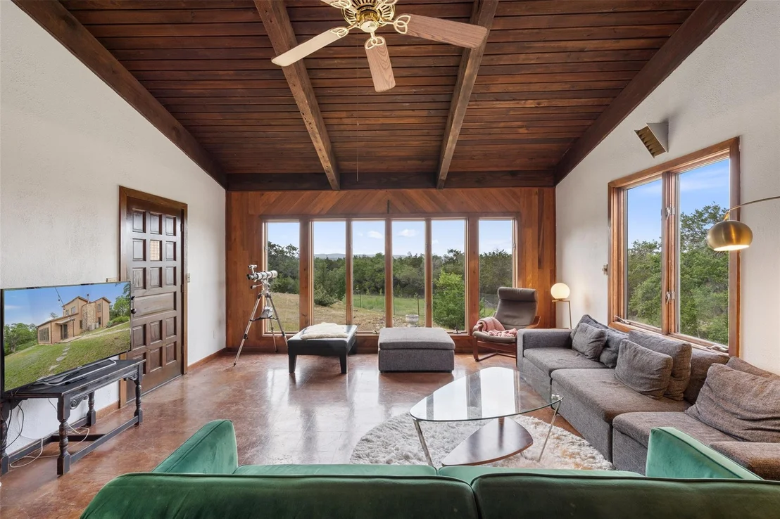 Photo of 307 Valley Ridge RD
