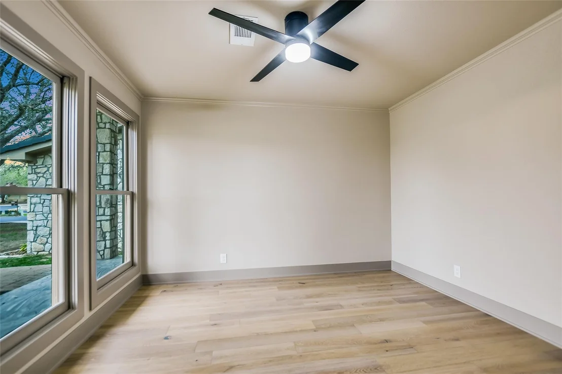 Photo of 2713 Aurora