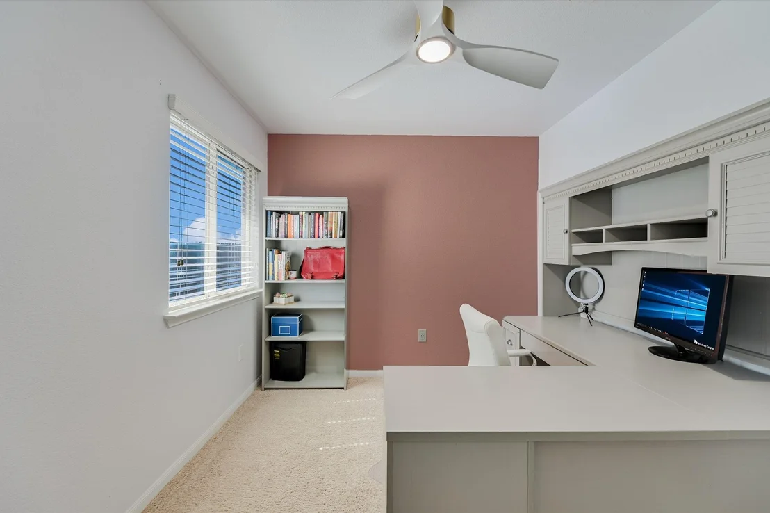 Photo of 725 Pinnacle DR