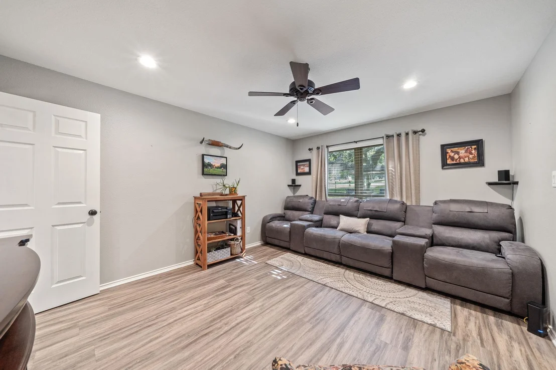 Photo of 25 Doolittle DR