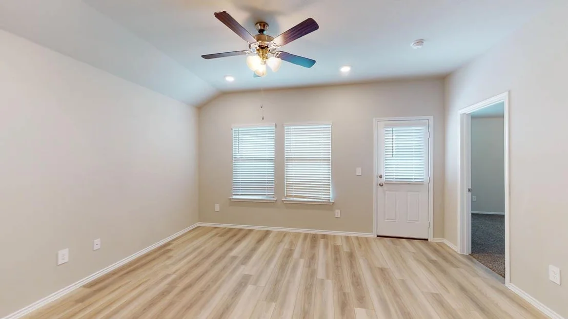 Photo of 561 Hector LOOP