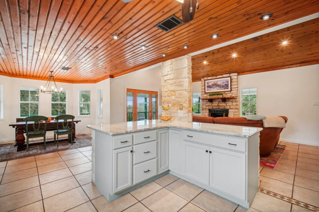 Photo of 1815 Spring Valley DR