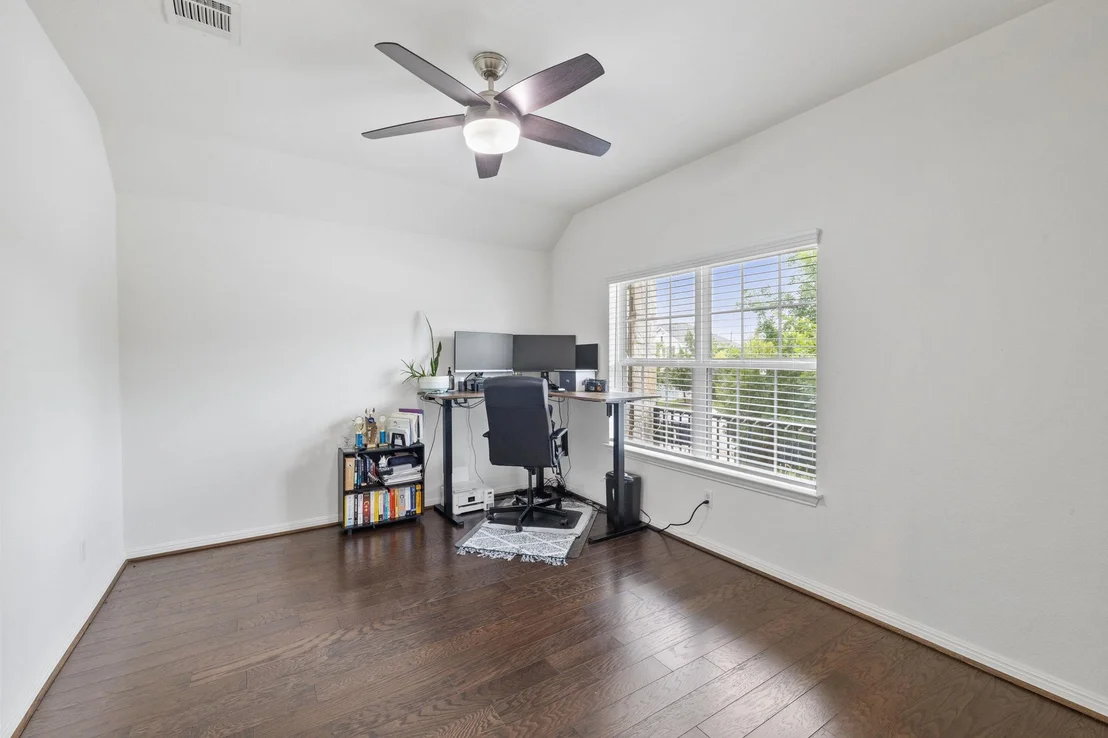 Photo of 211 Prato PL