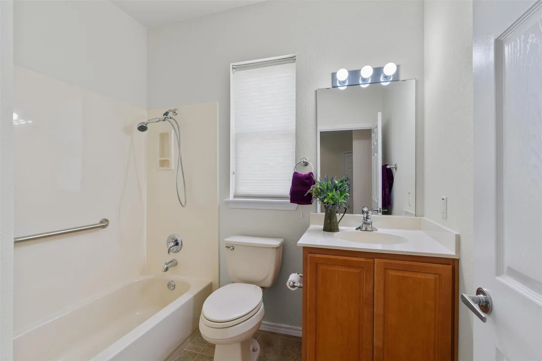 Photo of 215 Crockett LOOP