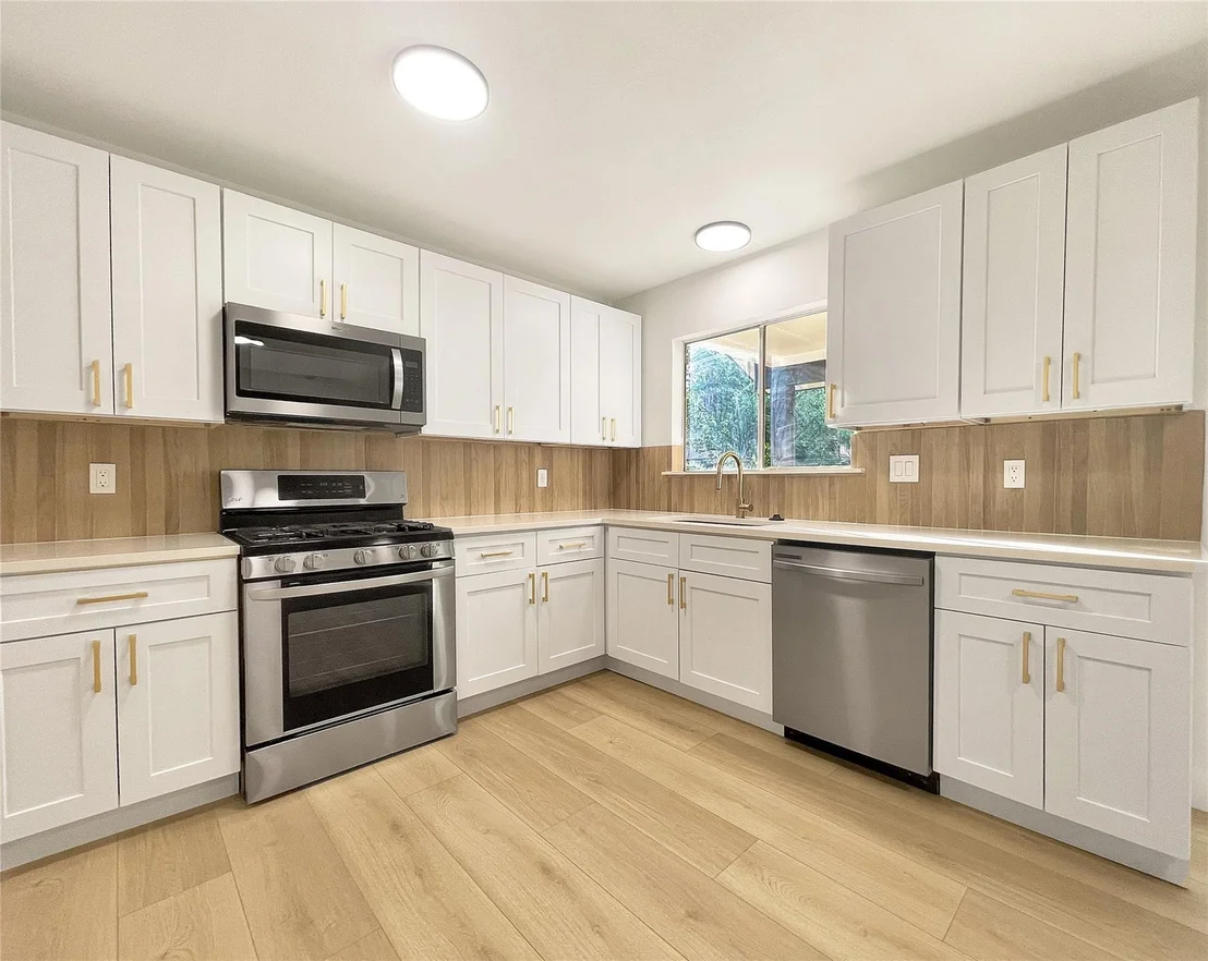 Photo of 313 Golden Oaks DR