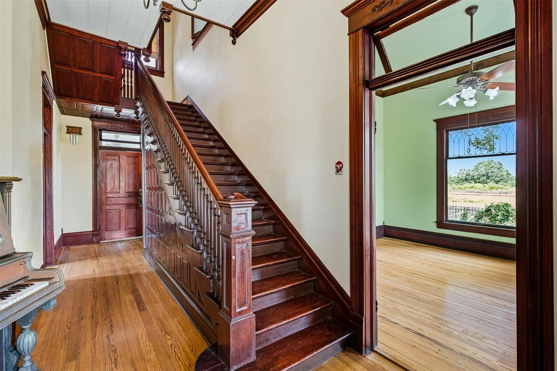 Photo of 105 Davis DR