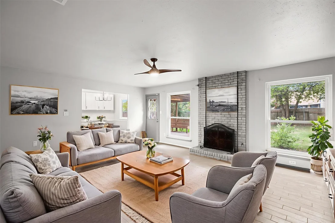 Photo of 211 Woodmont DR