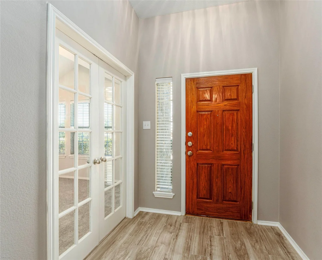 Photo of 249 Ashwood N
