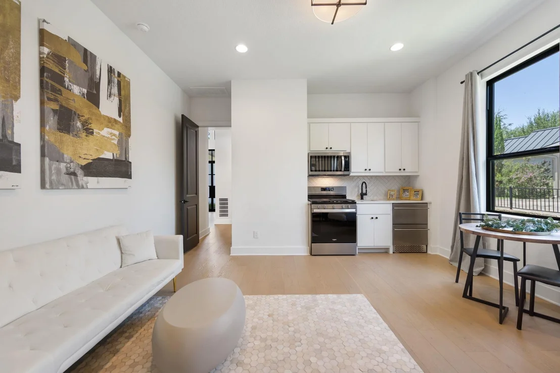 Photo of 16118 Clara Van ST