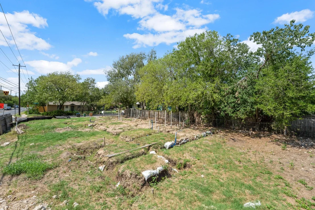 Photo of 1614 Suffolk DR