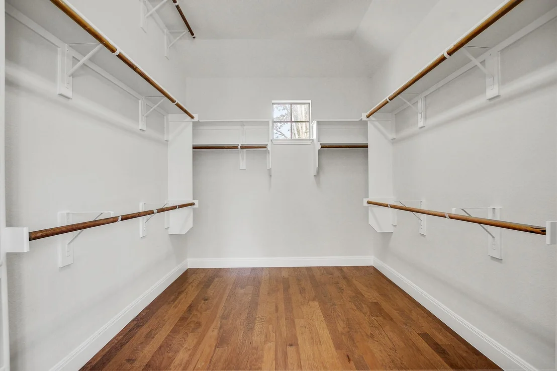 Photo of 272 Pine Post CV