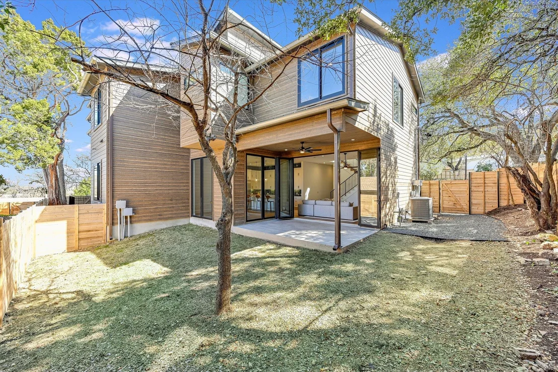 Photo of Unit B at 2401 Trailside DR