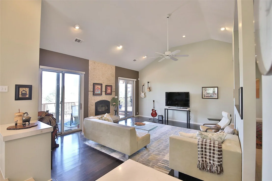 Photo of 9003 Bluegrass DR