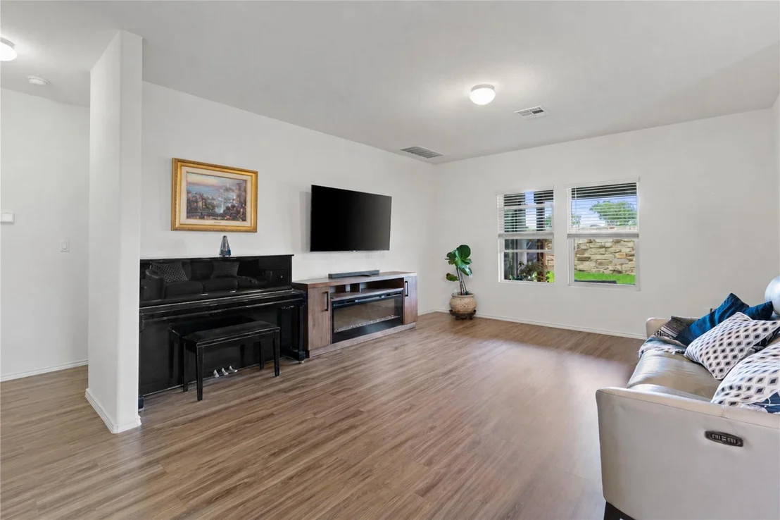 Photo of 832 Mallow RD