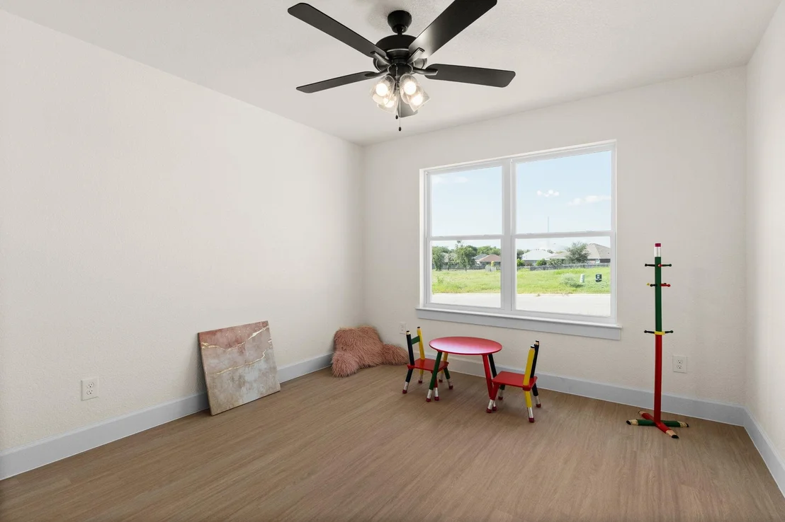 Photo of 2115 Blackhawk LOOP