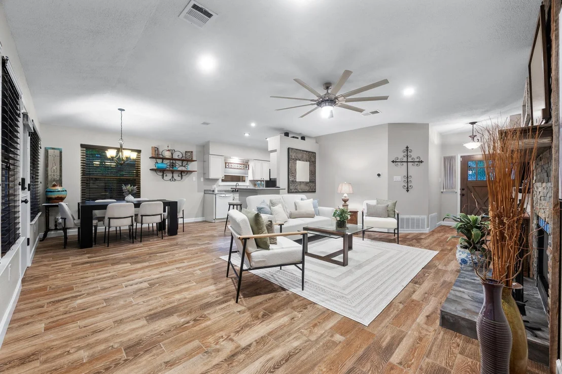 Photo of 805 Angleton CV