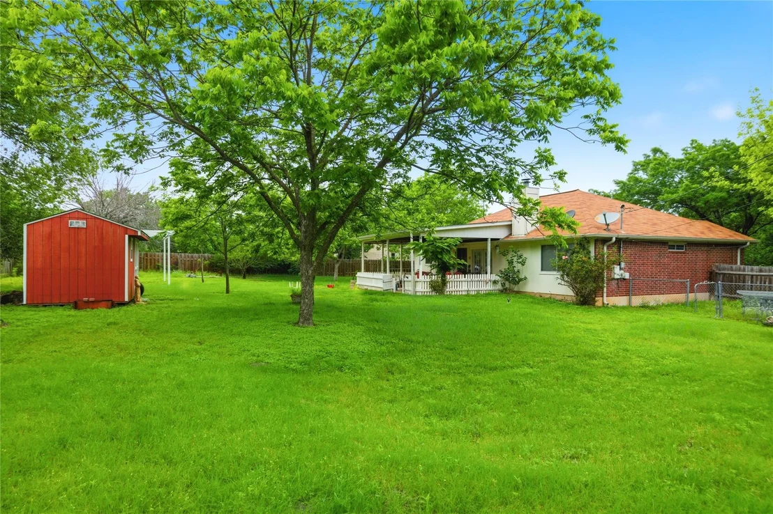 Photo of 1427 Crete LN