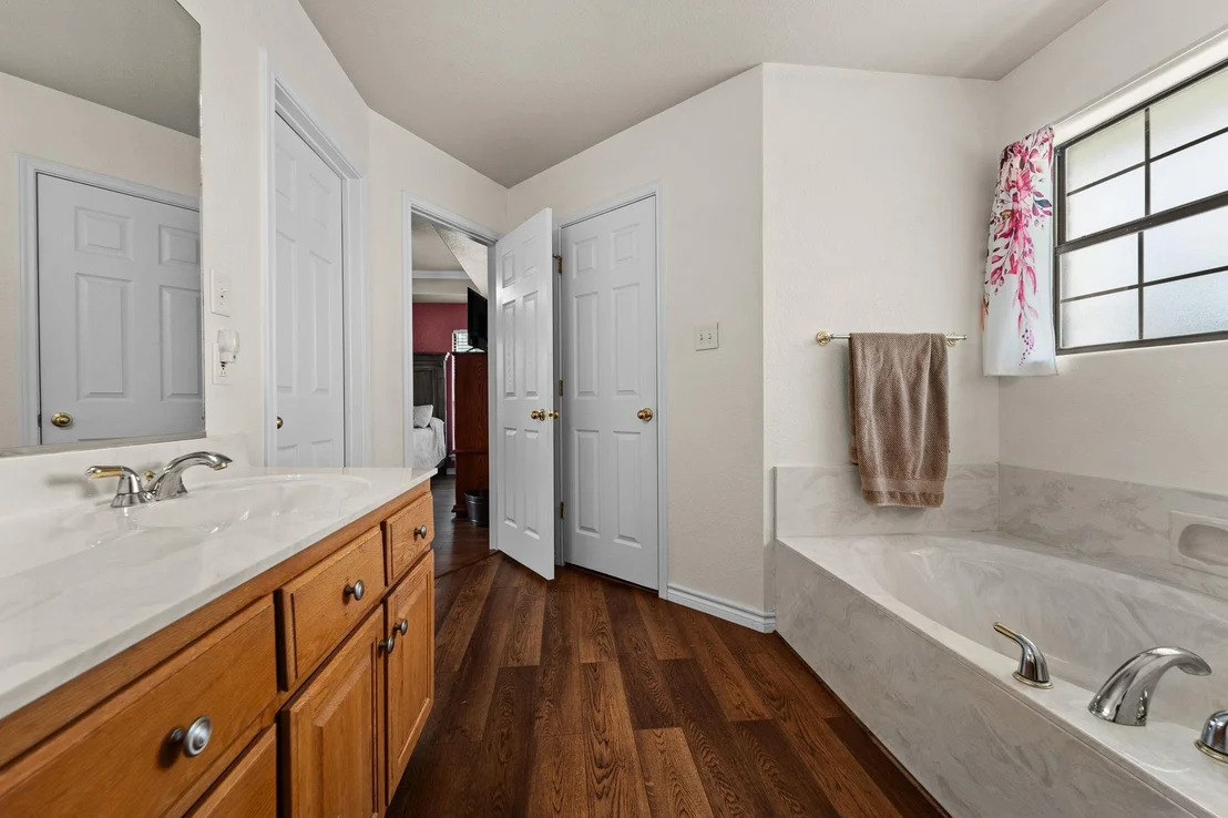 Photo of 1903 Yellowstone DR