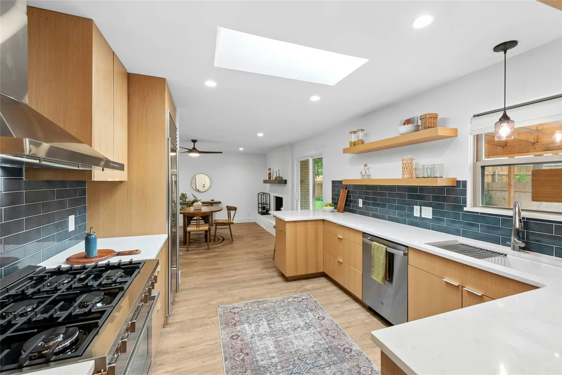 Photo of 8601 Winding WALK