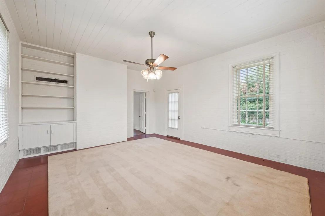 Photo of 516 W Nugent Ave