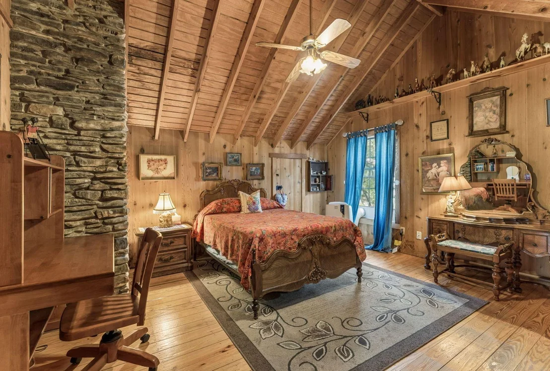 Photo of 1218 Oakwood LOOP