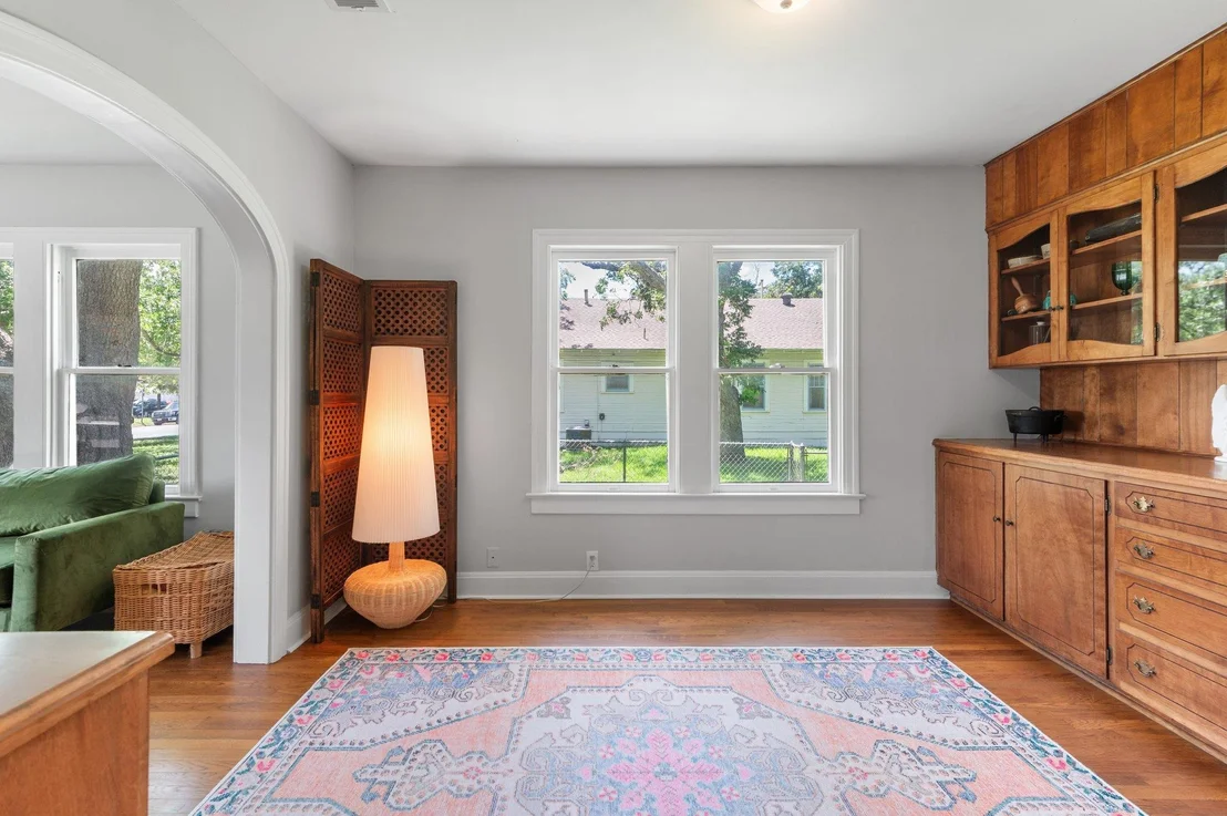 Photo of 907 N Avenue C