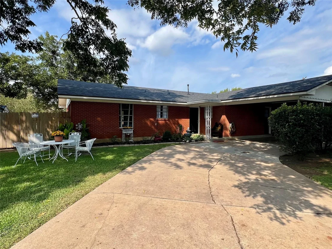 Photo of 1206 Lake Terrace DR