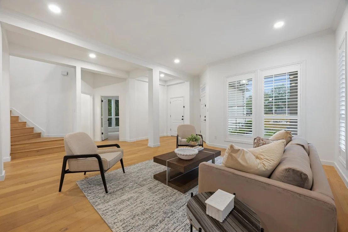 Photo of 5000 Valburn CT