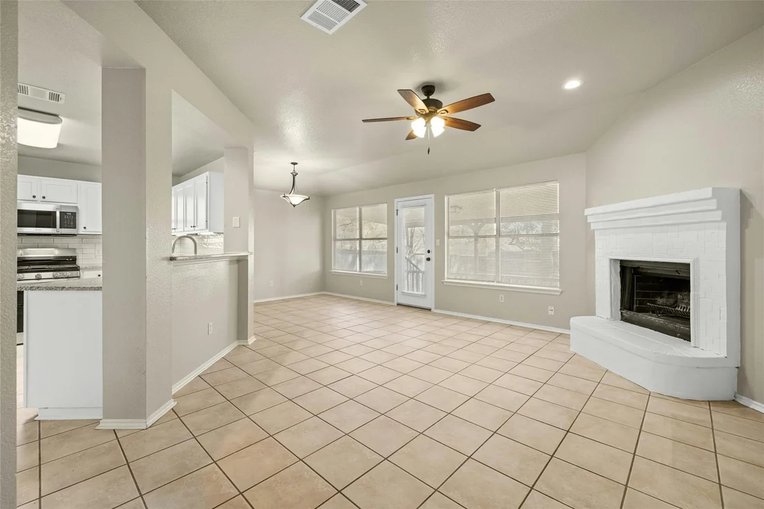 Photo of 806 Hilltop DR
