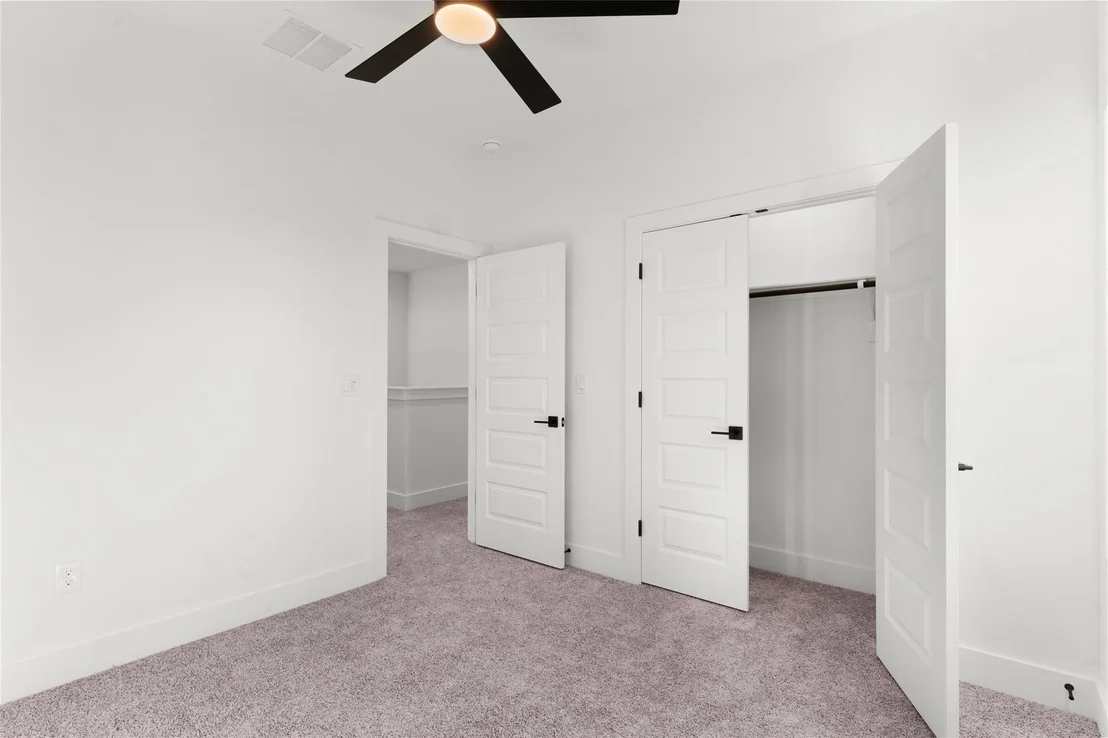 Photo of 105 Carmen CV