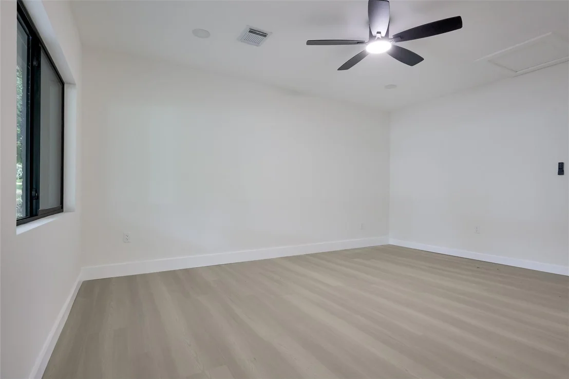 Photo of 1708 Raven DR