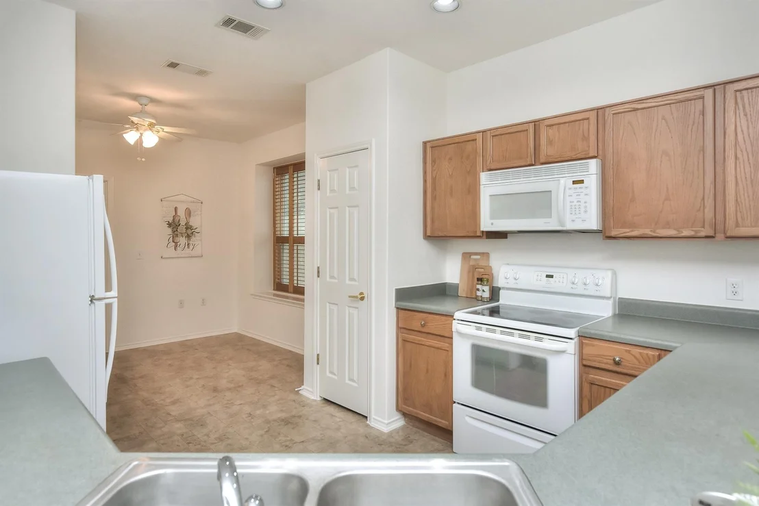 Photo of 221 Bonham LOOP