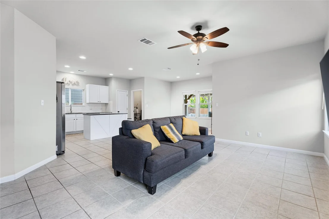 Photo of 237 Driftwood LN