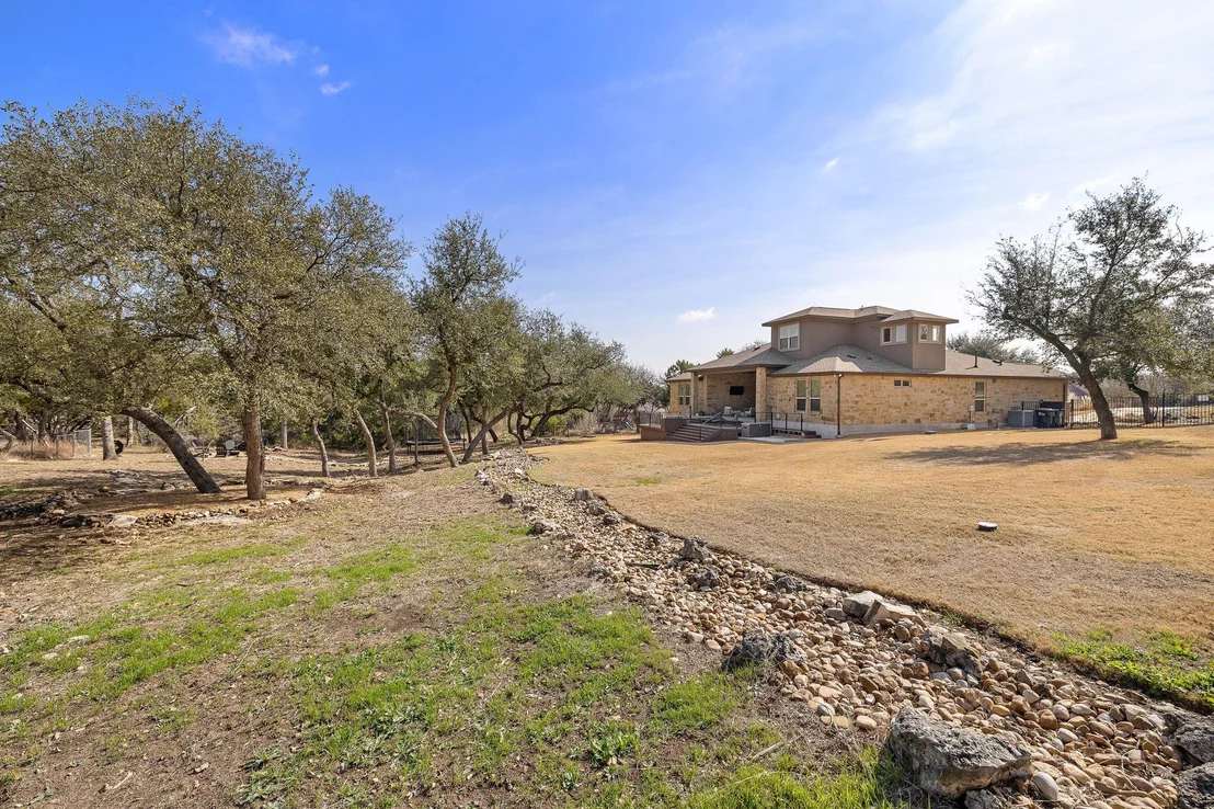 Photo of 1008 Jonathan CV