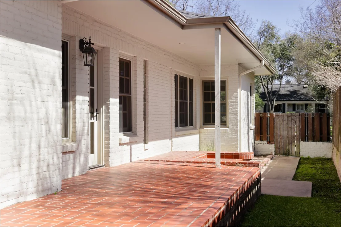 Photo of 1904 Meadowbrook DR