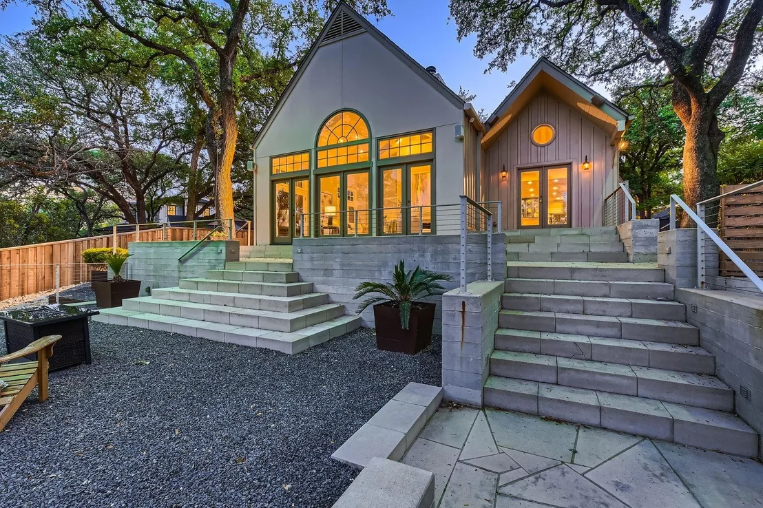 Photo of 1006 Gaston Ave