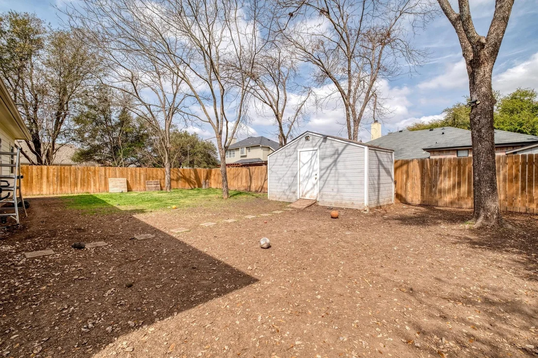 Photo of 402 Split Oak DR