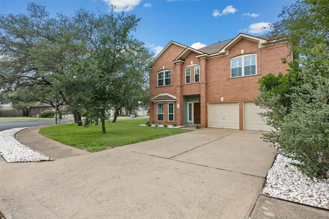 Photo of 8610 Axis DR