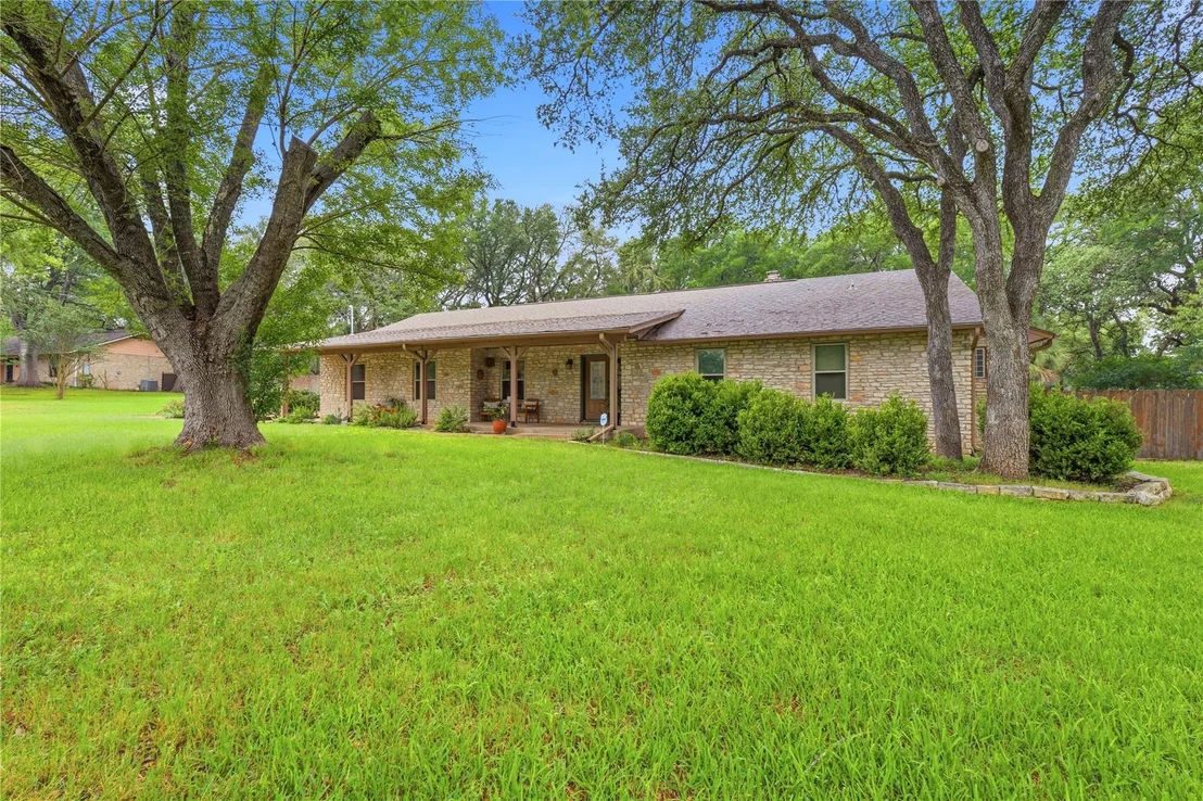 Photo of 203 Leisurewoods DR