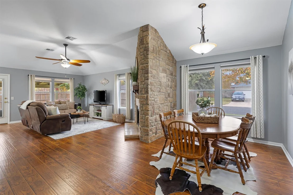 Photo of 121 Dogwood DR
