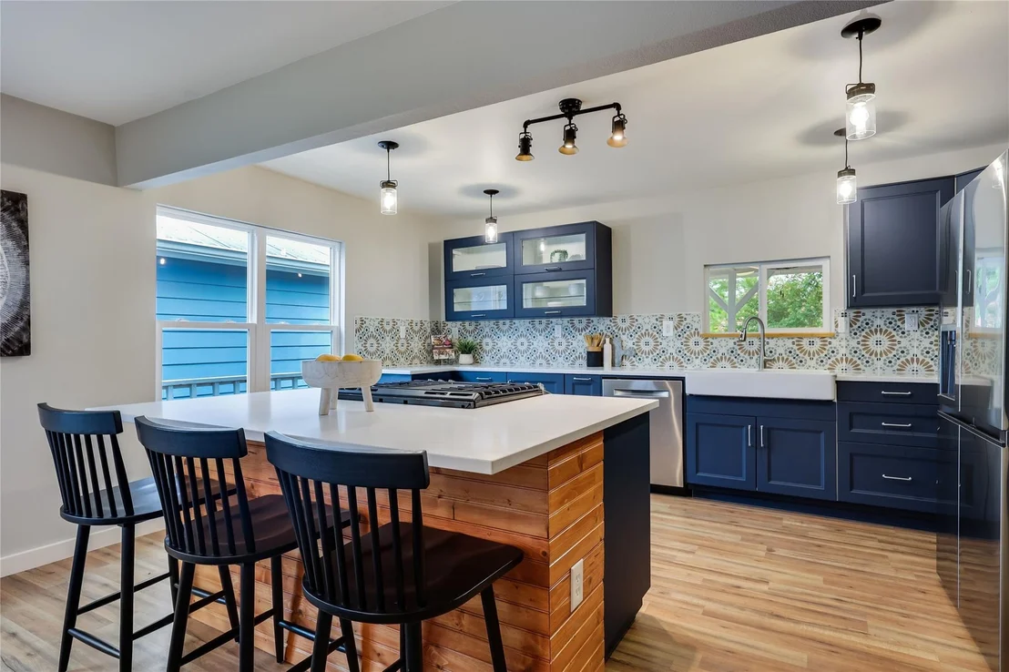 Photo of 1105 Farm ST