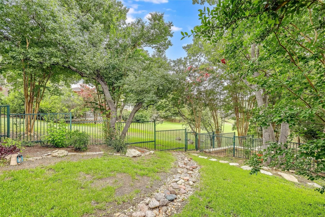 Photo of Unit 33 at 2800 Waymaker WAY