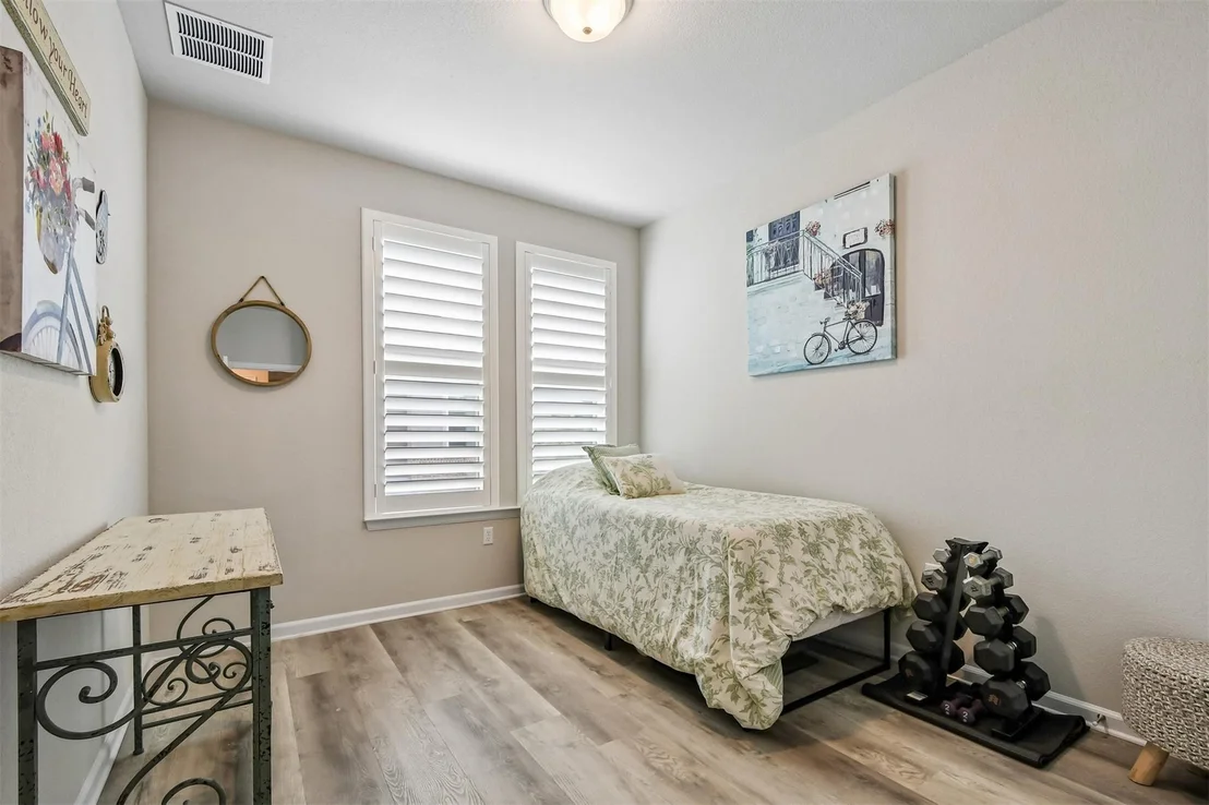 Photo of 13500 Leaton CV