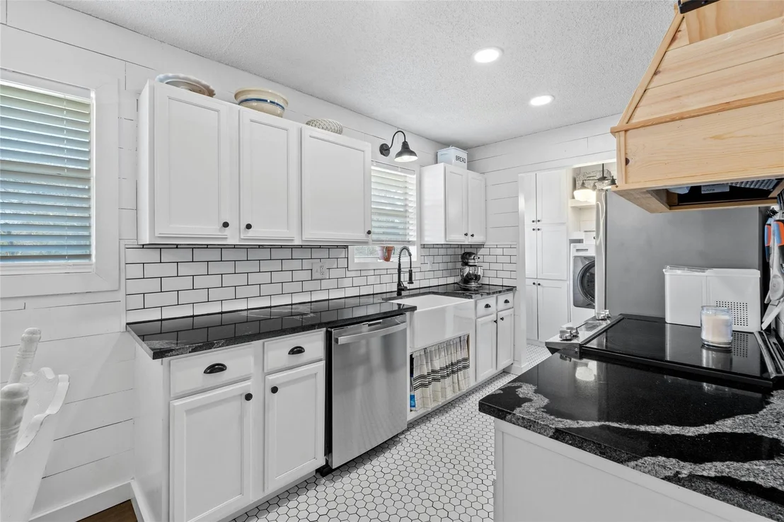Photo of 607 Littlewin