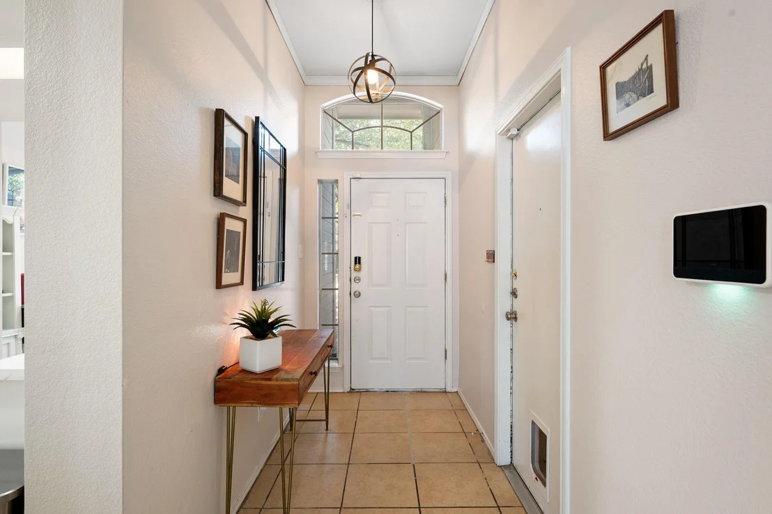 Photo of 1606 Academy PL