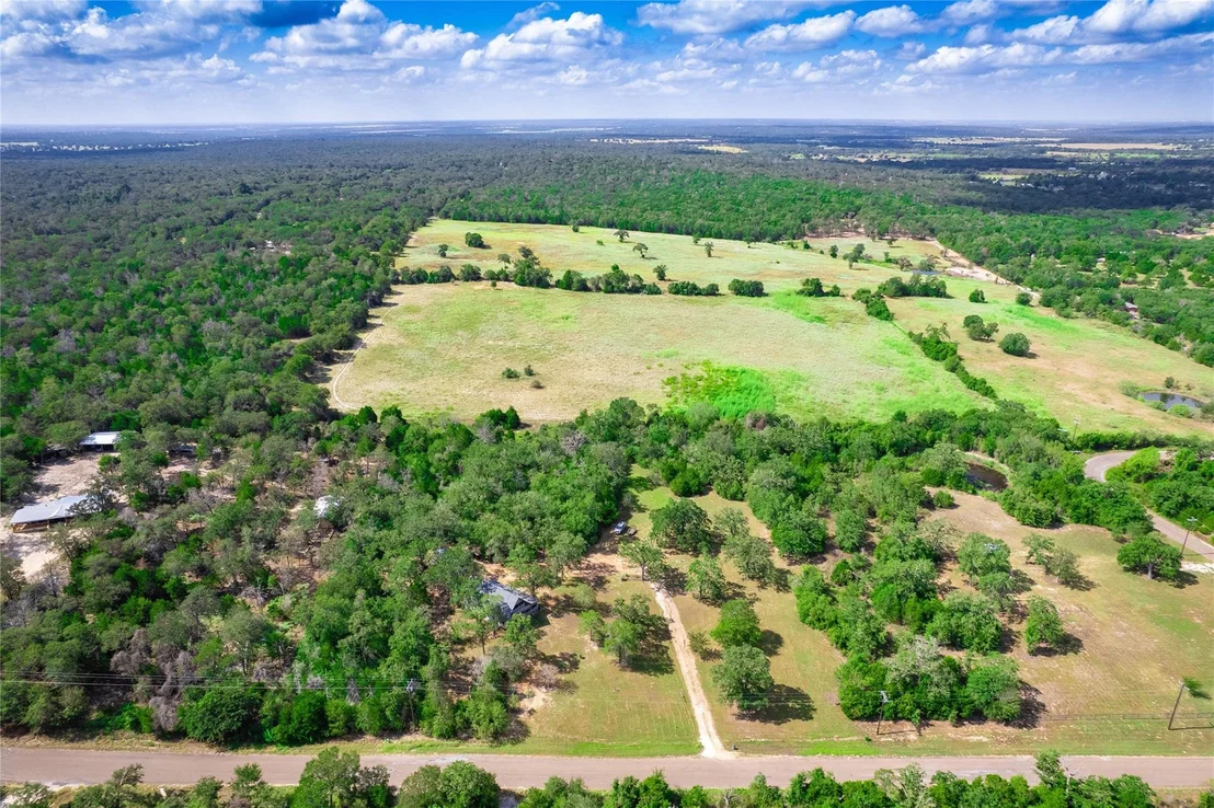Photo of 499 Hidden Oaks DR