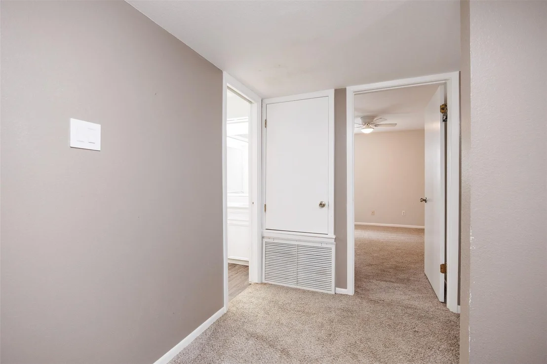 Photo of 320 Long Pointe DR